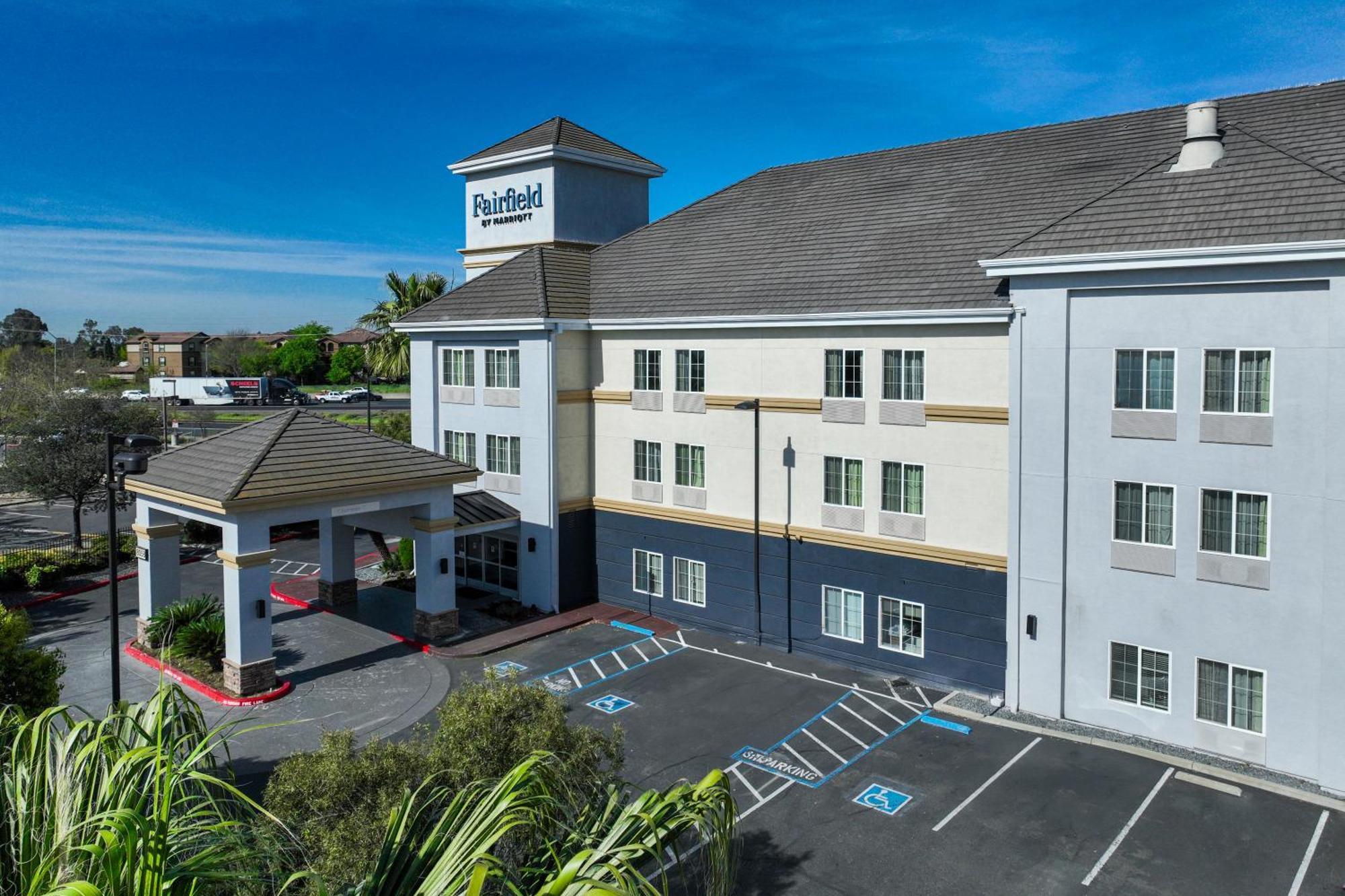 Fairfield Inn And Suites By Marriott Elk Grove Exterior photo