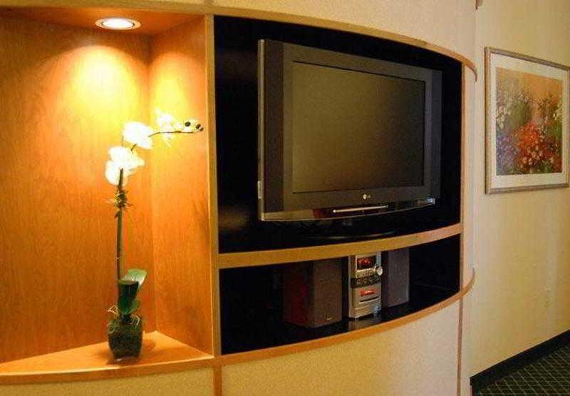 Fairfield Inn And Suites By Marriott Elk Grove Room photo